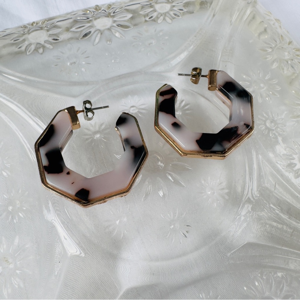 Hexagonal Tortoise Hoop Earrings